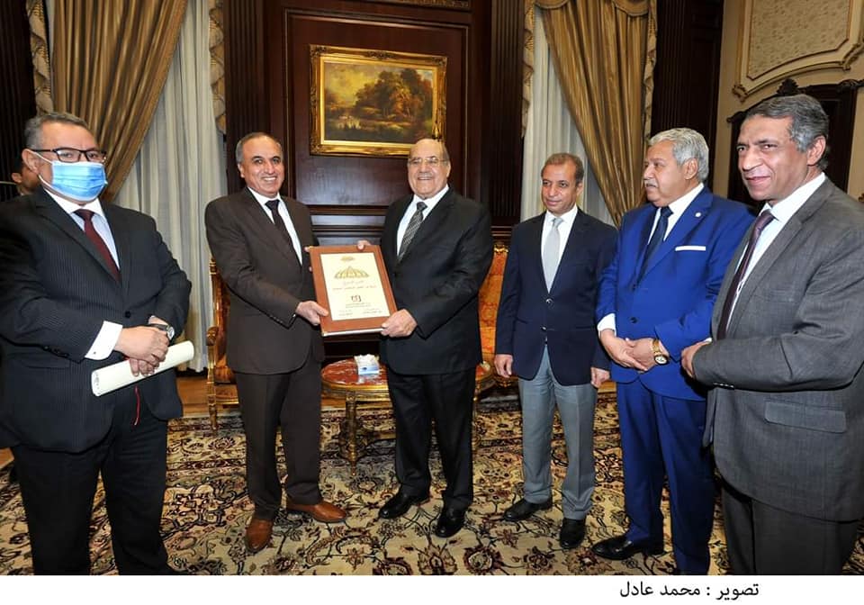 رئيس مجلس الشيوخ يستقبل عبد المحسن سلامة ويشيد بمؤسسة الأهرام