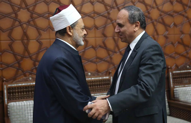 الإمام الأكبر يستقبل عبد المحسن سلامة :الأزهر يقدر دور الإعلام الجاد فى نشر الوعى والتنمية