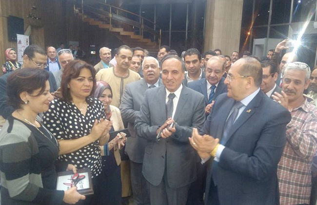 عبدالمحسن سلامة والدكتور أيمن عبدالمنعم يفتتحان معرض صنع في سوهاج بمقر مؤسسة الأهرام