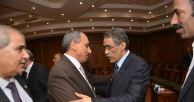 بالصور عبد المحسن سلامة في مقدمة الحضور لعزاء عبد العال الباقوري