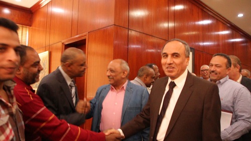 بالفيديو عبد المحسن سلامة في حفل تكريم الزملاء بإدارتي النقل والخدمات: روح الأسرة تمثل الدافع القوي للتغلب علي مشكلات المؤسسة