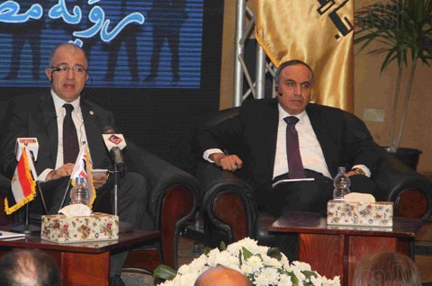 الصور عبد المحسن سلامة لطلاب حلوان: مصر نجت من المؤامرة.. ولا تجلدوا الوطن وقوموا بما يتوجب عليكم  