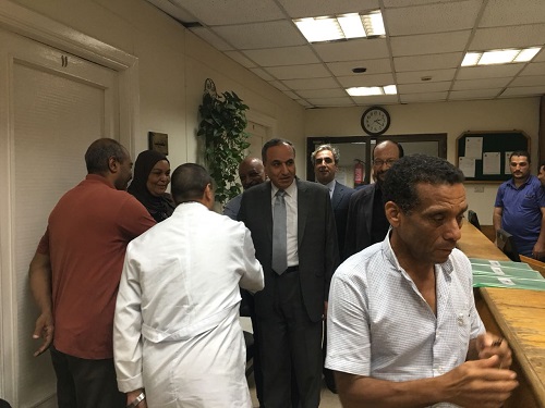 بالصورعبد المحسن سلامة في جولة داخل إدارات المؤسسة لتهنئة الزملاء بعيد الأضحى المبارك