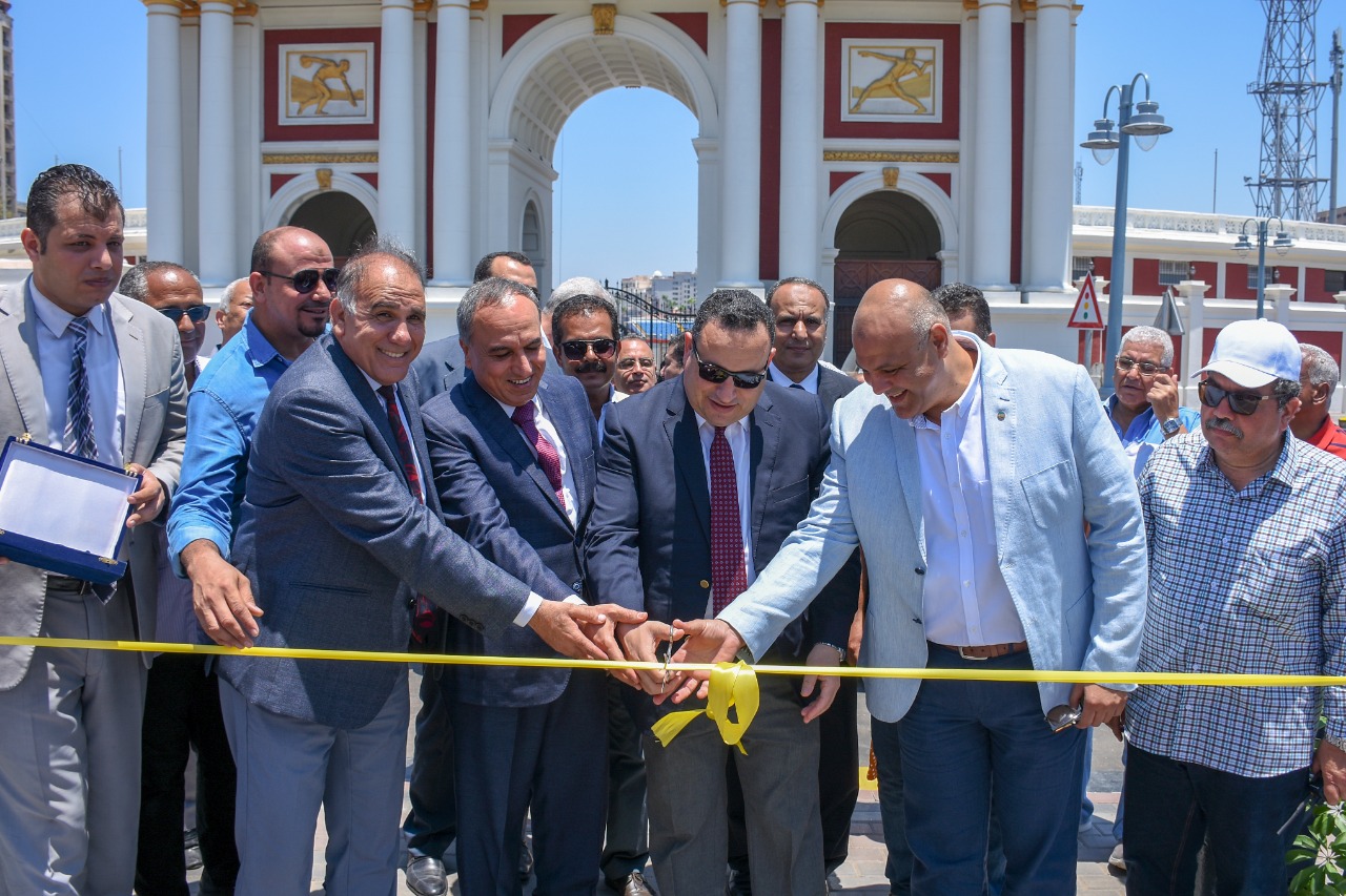 سلامة وقنصوة يفتتحان مشروع تطوير وتجميل ميدان "داون تاون" بالإسكندرية